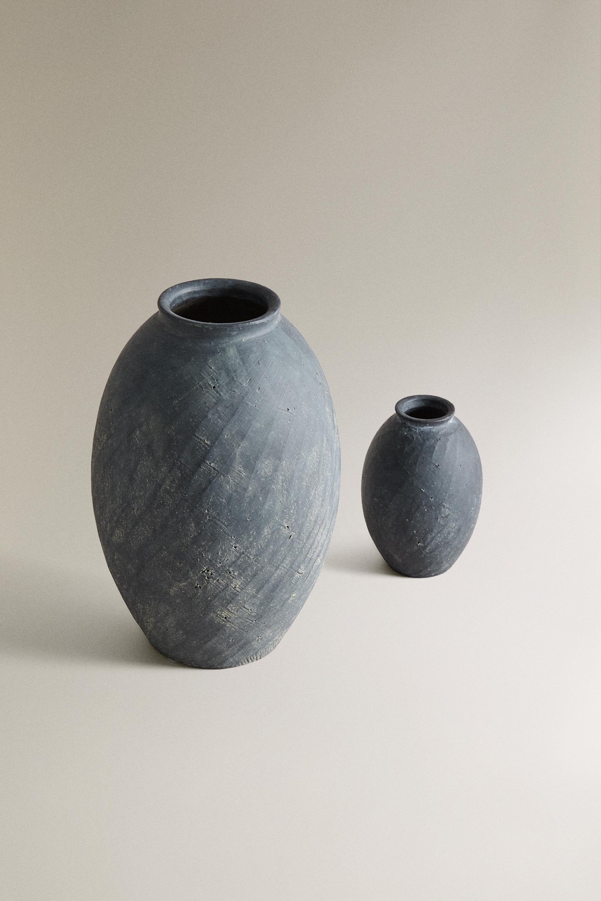 TEXTURED CERAMIC VASE